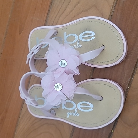 🌸 bebe girls sandals with pink flower 🌸 - Picture 3 of 5